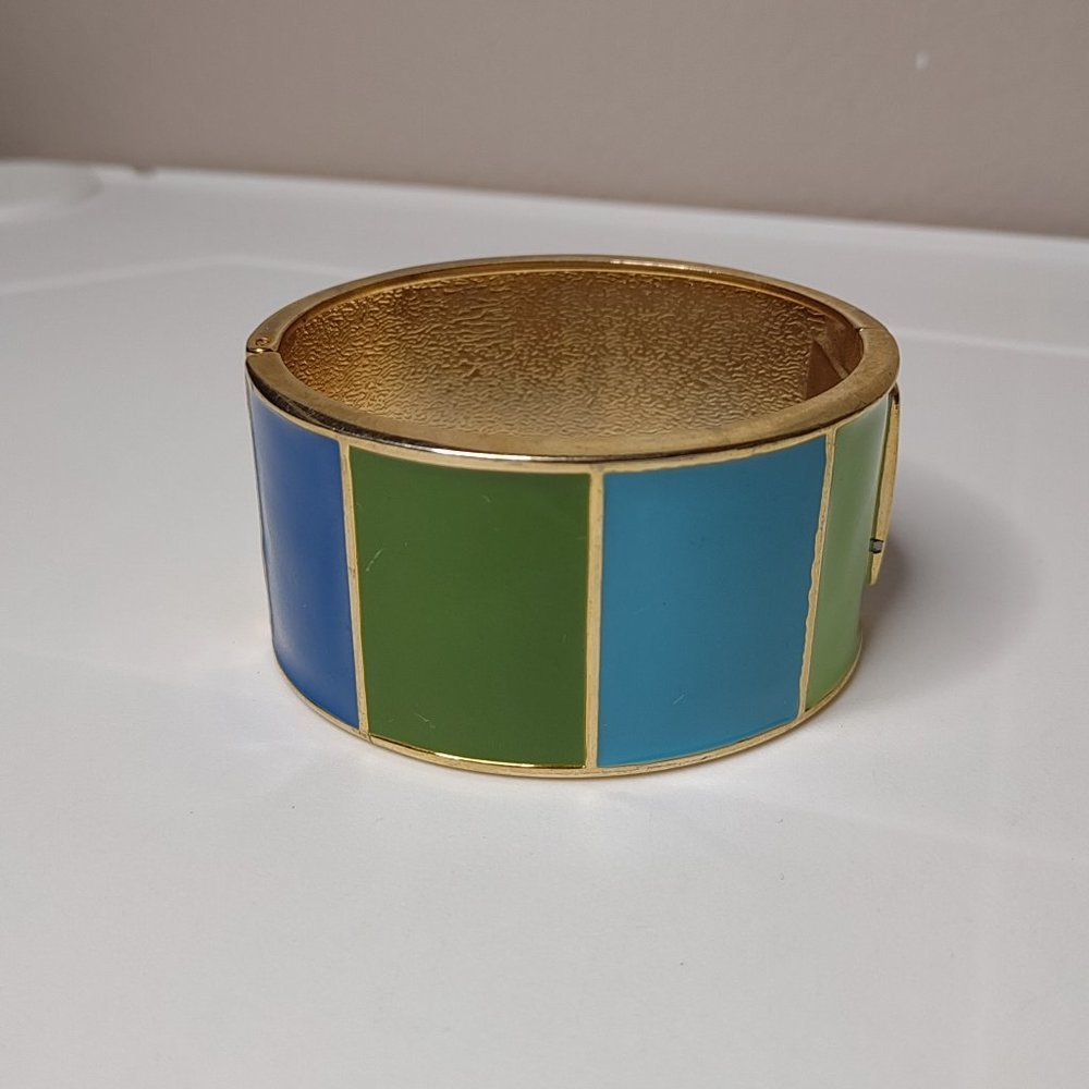 7 Inch Heavy Green, Blue, And Gold Tone Hinged Bracelet
